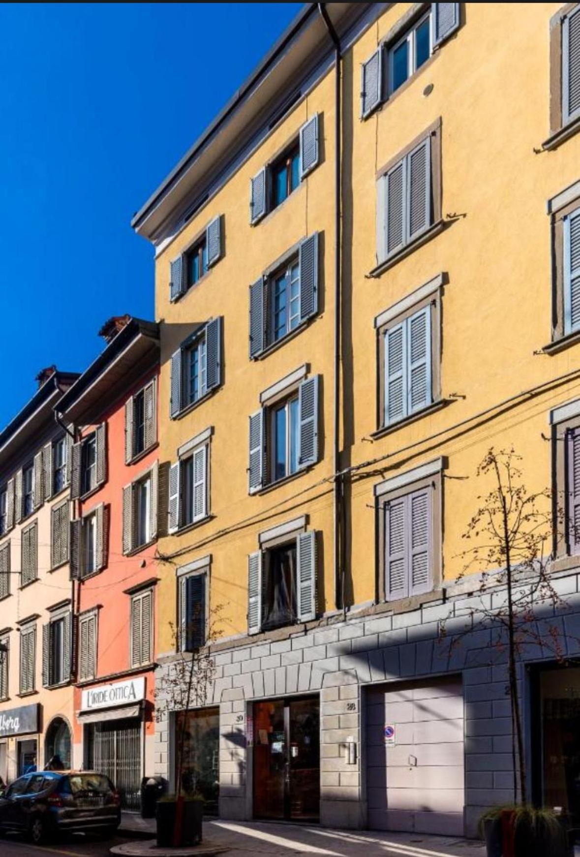 Luna Luxury Suite Bergamo Bagian luar foto